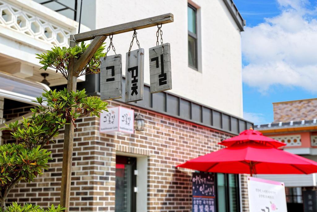 The Flower Road Guesthouse スンチョン エクステリア 写真